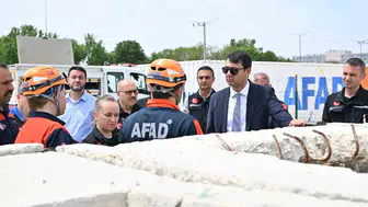Vali Kartal Uşak AFAD ekibini denetledi