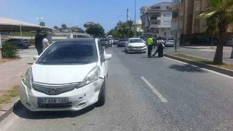 Manavgat’ta kavşak kazası İki sürücü hastanelik oldu