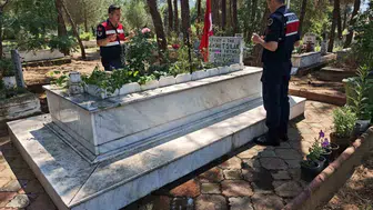 Manisa’da jandarma ekiplerinden şehit ailelerine anlamlı ziyaret