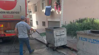 İlkadım sokaklarında temizlik mesaisi hız kazandı