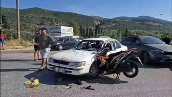 Söke'de kavşak kazası Motosiklet otomobile saplandı