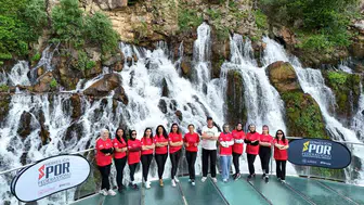 Tomara Şelalesi’nde doğa ile iç içe yoga seansı