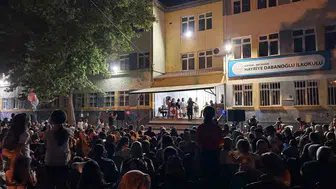 Kayseri'de veliler çocuklarına örnek olmak için kitap yarışına girdi
