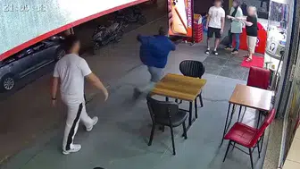 Esenyurt’ta alkollü şahıs dehşeti kamerada