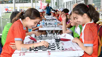 Fatihli çocuklar için yaz tatili sporla başlıyor
