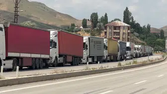 Esendere Sınır Kapısı tır trafiğiyle kilitlendi