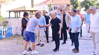 Aydın Valisi Söke sahilinde vatandaşın nabzını tuttu