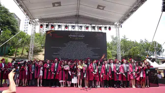 İstanbul Kent Üniversitesi mezunları yeni hayatlarına adım attı