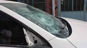 Konya’da park kavgası Komşusunun milyonluk aracını hurdaya çevirdi
