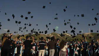 Bitlis Eren Üniversitesi'nde 2 bin 800 genç diplomayı aldı