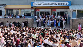 37 yıllık öğretmenine öğrencilerinden unutulmaz veda