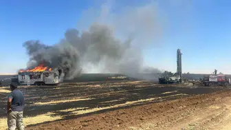 Ceylanpınar'da korkutan yangın Sondaj aracı ve karavan küle döndü