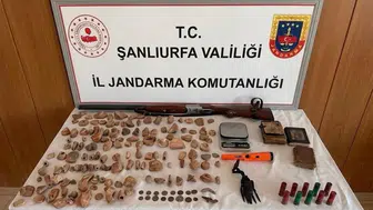 Halfeti baskınında evden define müzesi çıktı