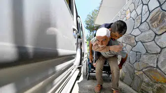 Mersin'de baba oğulun yol çilesi sosyal medya ile bitti