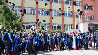 Oltu Meslek Yüksekokulu 30’uncu dönem mezunlarını uğurladı