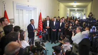 CHP’de grup toplantısı krizi Özel kürsüye çıkıyor