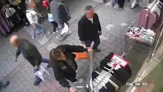 Samsun'da mağaza soyan karı koca kameraya yakalandı