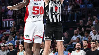 Beşiktaş final biletini son maça taşıdı