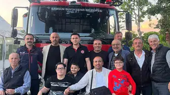 Samsun’da yuvadan düşen yavru karga için seferberlik
