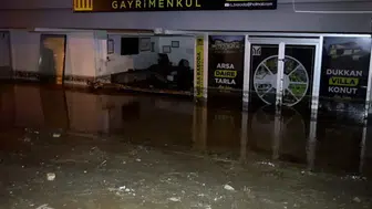 Konya Selçuklu’da dağlardan inen sel sokakları savaş alanına çevirdi