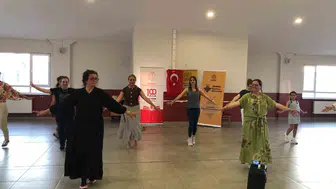 Balıkesirli öğretmenler Kafkas danslarıyla dönemi kapattı