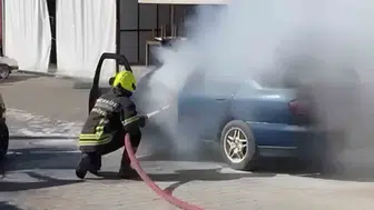 Erdemli sanayisinde otomobil dehşeti