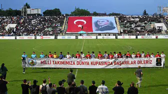 Denizli’de mahalleler kupayı kaldırmak için Atatürk Stadı’nda ter döktü