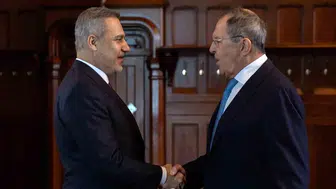 Hakan Fidan Moskova’da Lavrov ile masaya oturdu