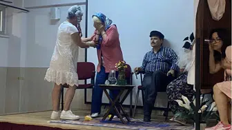 Mersinli kursiyerler İngilizce tiyatro sahnesinde devleşti