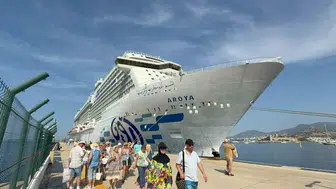 Dev kruvaziyer Aroya Bodrum limanına demir attı