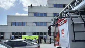 Bolu'da 2 milyon liralık ceza sonrası çatıya çıktı