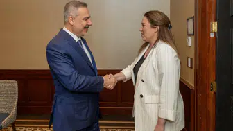 Dışişleri Bakanı Fidan Kanada'da Türk asıllı milletvekiliyle buluştu