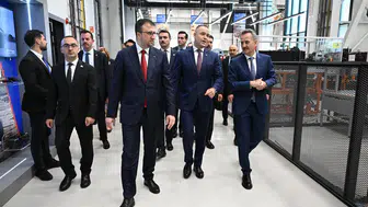 Polonya Cumhurbaşkanı Nawrocki ASELSAN tesislerini yakından inceledi