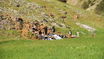 Göksun'daki kayalıklardan fışkıran doğal kaynak suyu ilgi odağı oldu