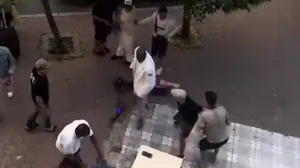 Fatih sokaklarında bıçaklı kavga paniği
