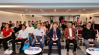 Erciyes Üniversitesi Rektörü gençlerle başarı formülünü paylaştı
