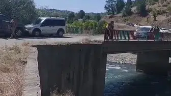 Bingöl’de piknik yaparken suya giren adam akıntıya kapıldı