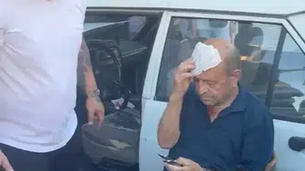 Fatih’te kontrolden çıkan otomobil dükkana daldı