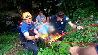 Yalova’da vadiye uçan motosiklet sürücüsü ekiplerin çabasıyla kurtarıldı