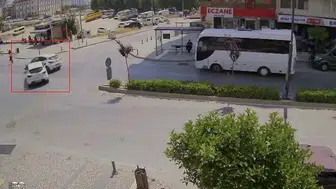 Manavgat trafiğinde yaya geçidi kazası