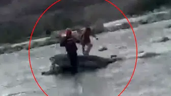 Siirt'te yükselen sular bir çocuğu kayalıkta mahsur bıraktı