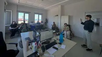Gerze'de sağlıkçılara hastalıklarla mücadele eğitimi verildi