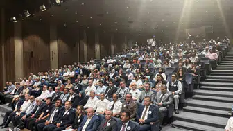 Sınıfta öğrencilerine siper olan öğretmenler unutulmadı