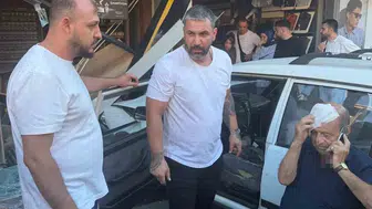 Fatih’te kontrolden çıkan otomobil dükkanlara girdi