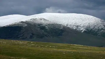 Haziran geldi ama Ardahan’ın yükseklerinde kış hala bitmedi