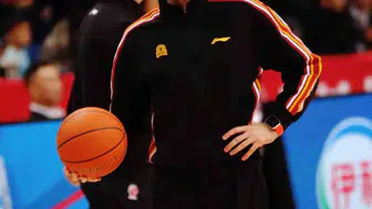 İzmirli antrenör Çin basketbol liginde zirveye yerleşti