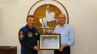Alper Gezeravcı Düzce Belediye Başkanı Faruk Özlü ile bir araya geldi