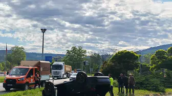 Zonguldak yolunda sabah saatlerinde otomobiller çarpıştı