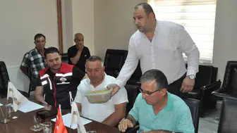Keşan’da sezonun ilk arpa hasadı açık artırmayla satıldı