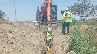Sungurlu’da musluklardan kesintisiz su akması için borular değişiyor